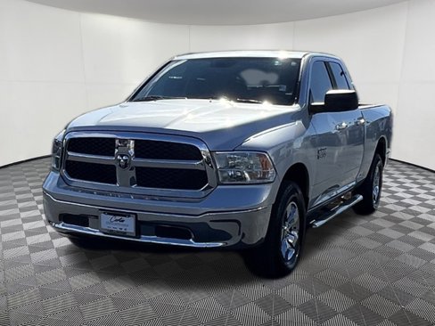 Used 2016 RAM 1500 Classic SLT image 3