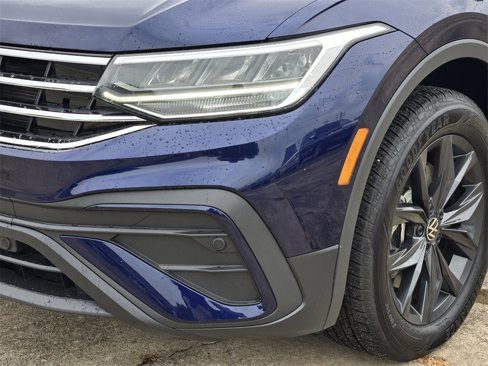 Used 2024 Volkswagen Tiguan SE image 10