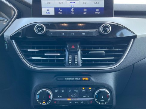 Certified 2022 Ford Escape SE w/ SE Sport Appearance Package image 34