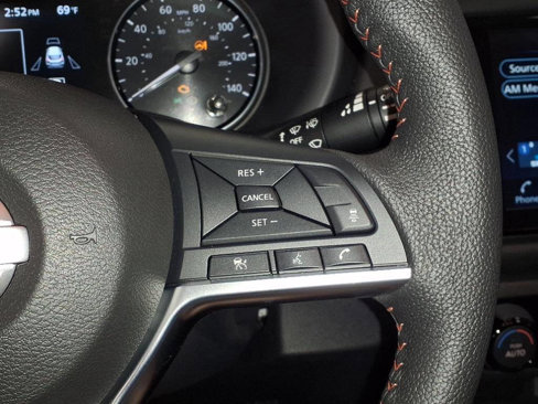 Used 2024 Nissan Kicks SR image 15