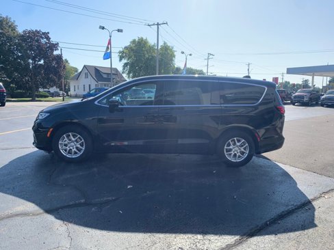 New 2026 Chrysler Pacifica Select image 5