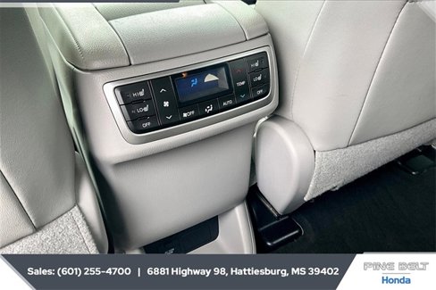 Used 2019 Toyota Highlander Limited image 24
