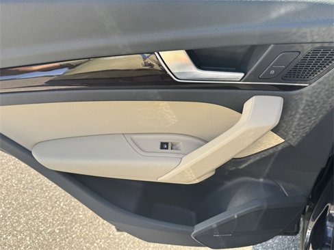Used 2018 Audi Q5 2.0T Premium Plus w/ Premium Plus Package image 38