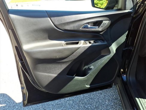 Used 2022 Chevrolet Equinox LT image 12
