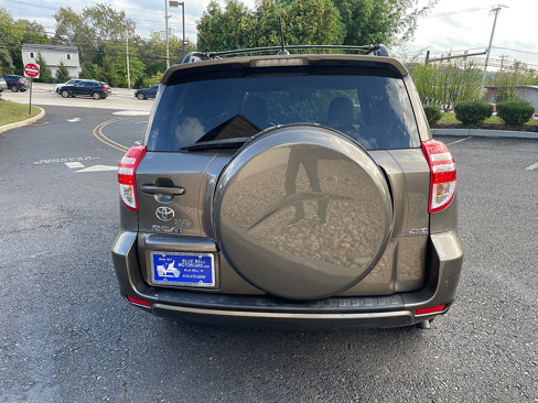 Used 2011 Toyota RAV4 4WD image 5