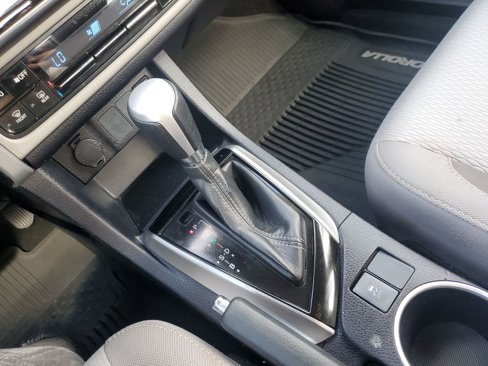 Used 2017 Toyota Corolla LE image 24