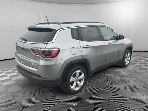 Used 2019 Jeep Compass Latitude image 6