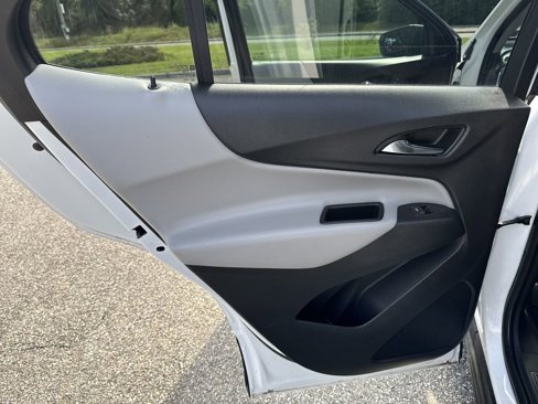 Used 2022 Chevrolet Equinox LS w/ LS Convenience Package image 35