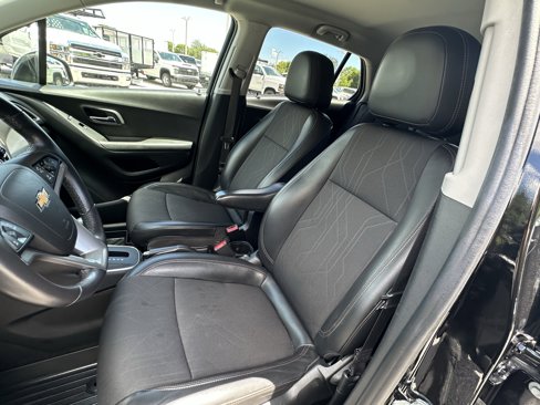 Certified 2022 Chevrolet Trax LT w/ Midnight Edition image 29