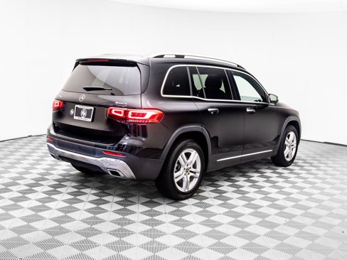 Used 2023 Mercedes-Benz GLB 250 4MATIC w/ Premium Package image 5
