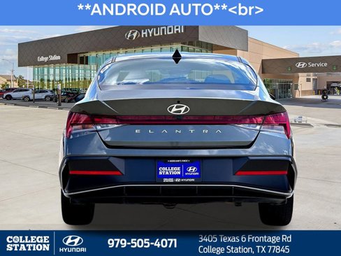 Used 2024 Hyundai Elantra SEL w/ Convenience Package image 6