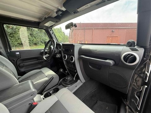Used 2010 Jeep Wrangler Unlimited Sahara w/ Dual Top Group image 5
