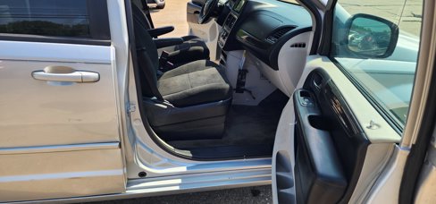 Used 2012 Dodge Grand Caravan SE image 15