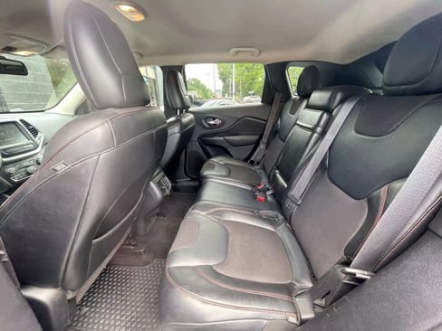 Used 2014 Jeep Cherokee Trailhawk w/ Cold Weather Group image 14