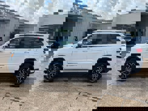 Used 2022 Jeep Grand Cherokee Limited image 2