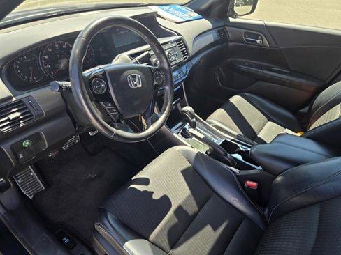 Used 2017 Honda Accord Sport image 13