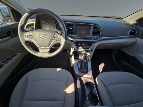 Used 2017 Hyundai Elantra SE image 15