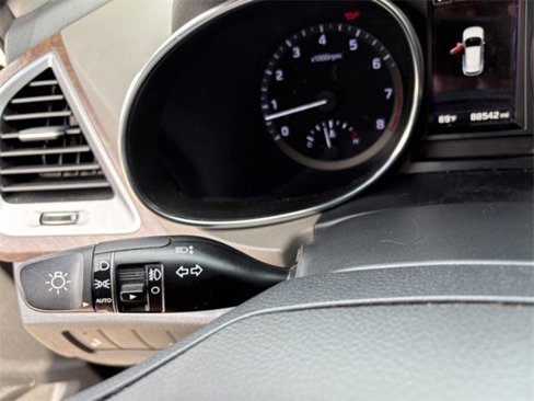 Used 2017 Hyundai Santa Fe Limited image 19