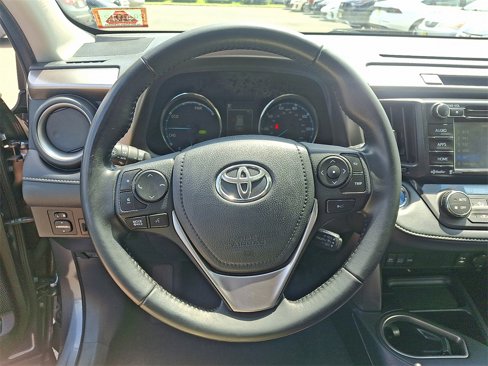 Used 2018 Toyota RAV4 XLE image 19
