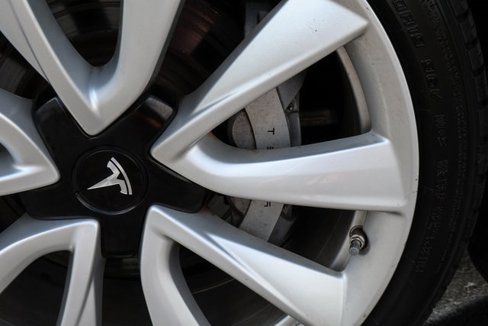 Used 2018 Tesla Model 3 Long Range image 15