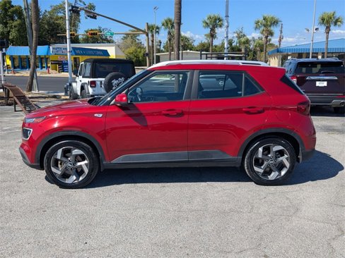 Used 2022 Hyundai Venue Limited image 9