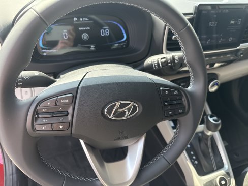 New 2025 Hyundai Venue SEL image 8
