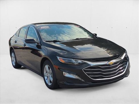Used 2024 Chevrolet Malibu LT image 3