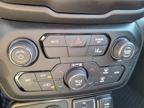 Certified 2023 Jeep Renegade Latitude image 19