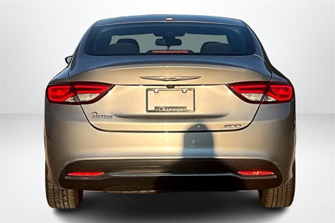 Used 2015 Chrysler 200 Limited w/ Convenience Group image 6