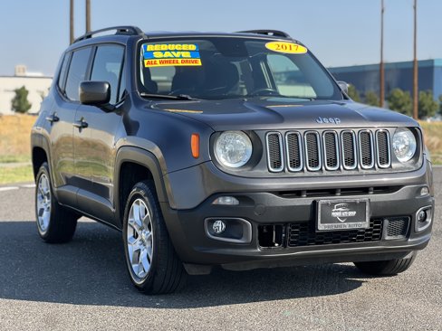 Used 2017 Jeep Renegade Latitude image 3
