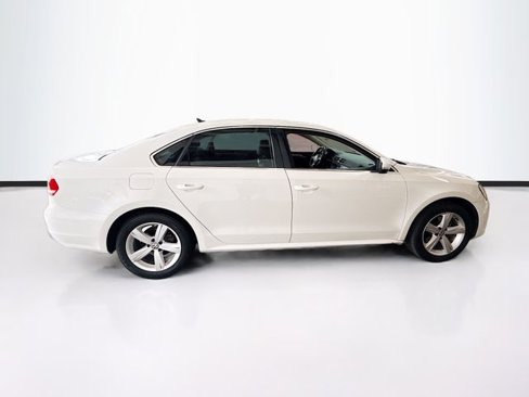 Used 2014 Volkswagen Passat 1.8T SE image 5