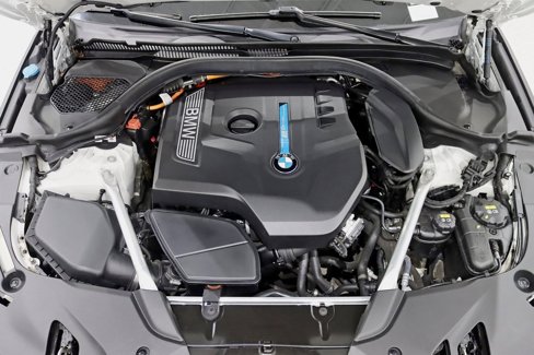 Used 2020 BMW 530e xDrive w/ Executive Package image 44