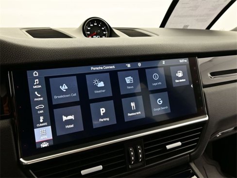 Certified 2020 Porsche Cayenne image 9