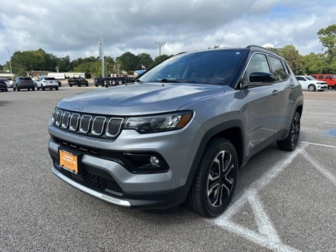Used 2022 Jeep Compass Limited image 4
