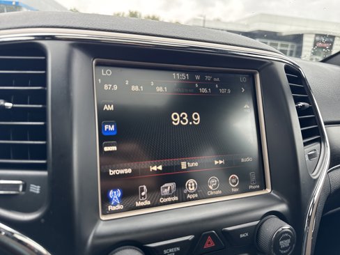 Used 2017 Jeep Grand Cherokee Limited image 18
