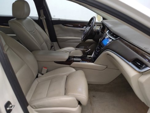 Used 2013 Cadillac XTS Premium image 21