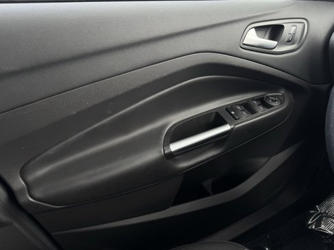 Used 2017 Ford Escape SE w/ SE Cold Weather Package image 26