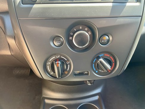 Used 2015 Nissan Versa S Plus image 21
