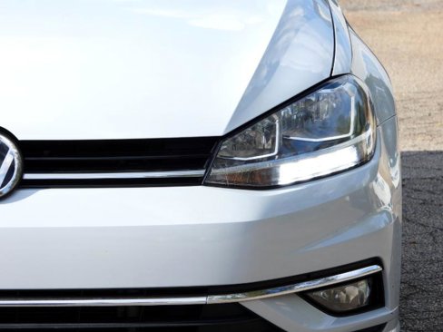 Used 2018 Volkswagen Golf SEL image 25