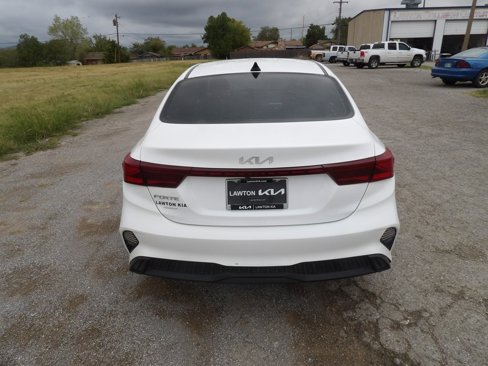 Used 2022 Kia Forte LXS image 7