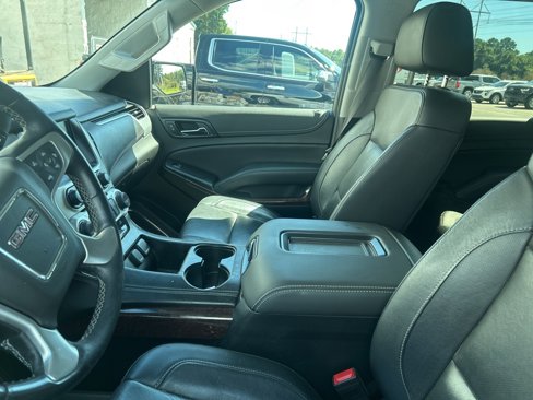 Used 2019 GMC Yukon XL SLT image 5