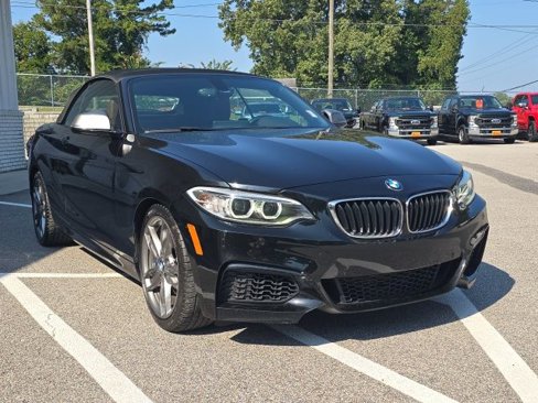Used 2016 BMW M235i Convertible image 7