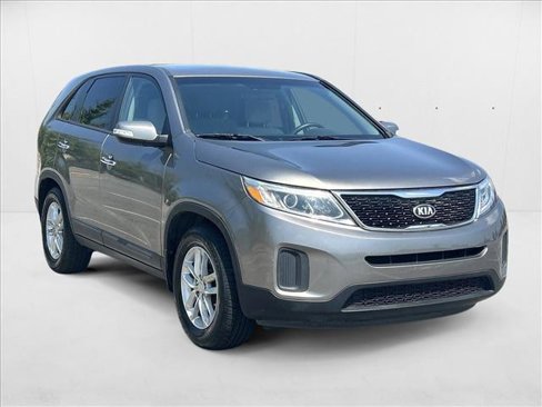 Used 2014 Kia Sorento LX image 3