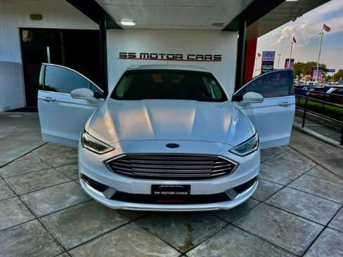 Used 2018 Ford Fusion SE w/ Fusion SE Technology Package image 6
