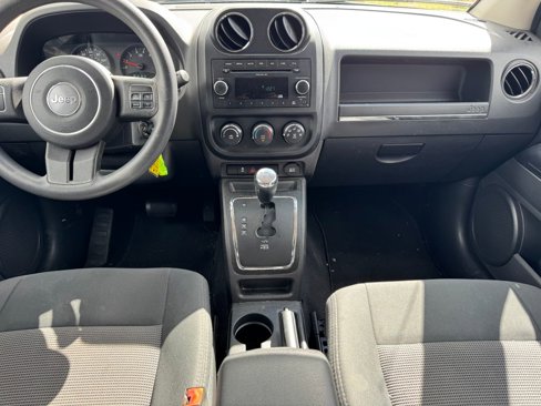 Used 2011 Jeep Compass 2WD image 9