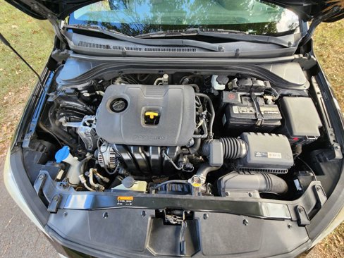 Used 2017 Hyundai Elantra SE image 13