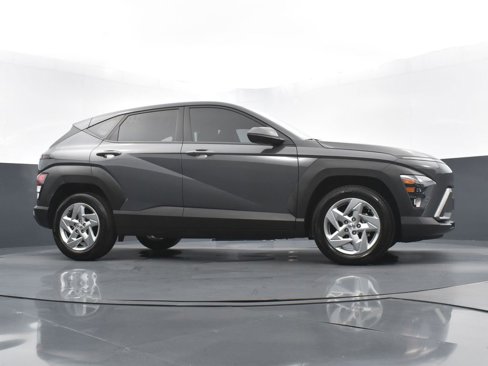 Certified 2025 Hyundai Kona SE image 22