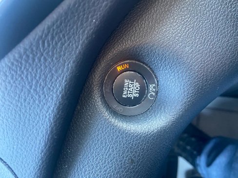 Used 2019 Jeep Cherokee Limited w/ Luxury Group image 23