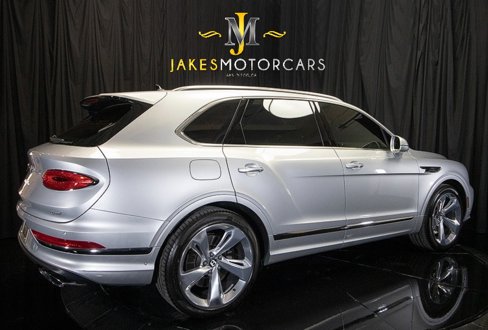 Used 2023 Bentley Bentayga Plug-In Hybrid image 14