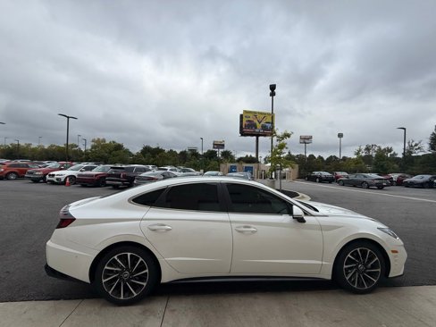 Used 2022 Hyundai Sonata Limited image 6